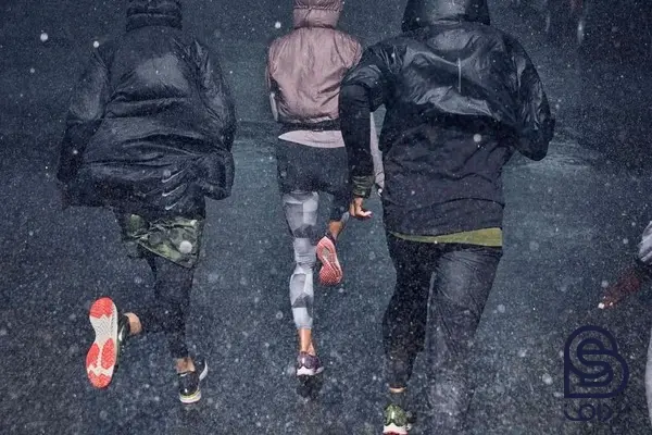 برای دویدن در زمستان چه بپوشیم: 4 درجه سانتیگراد و کمتر